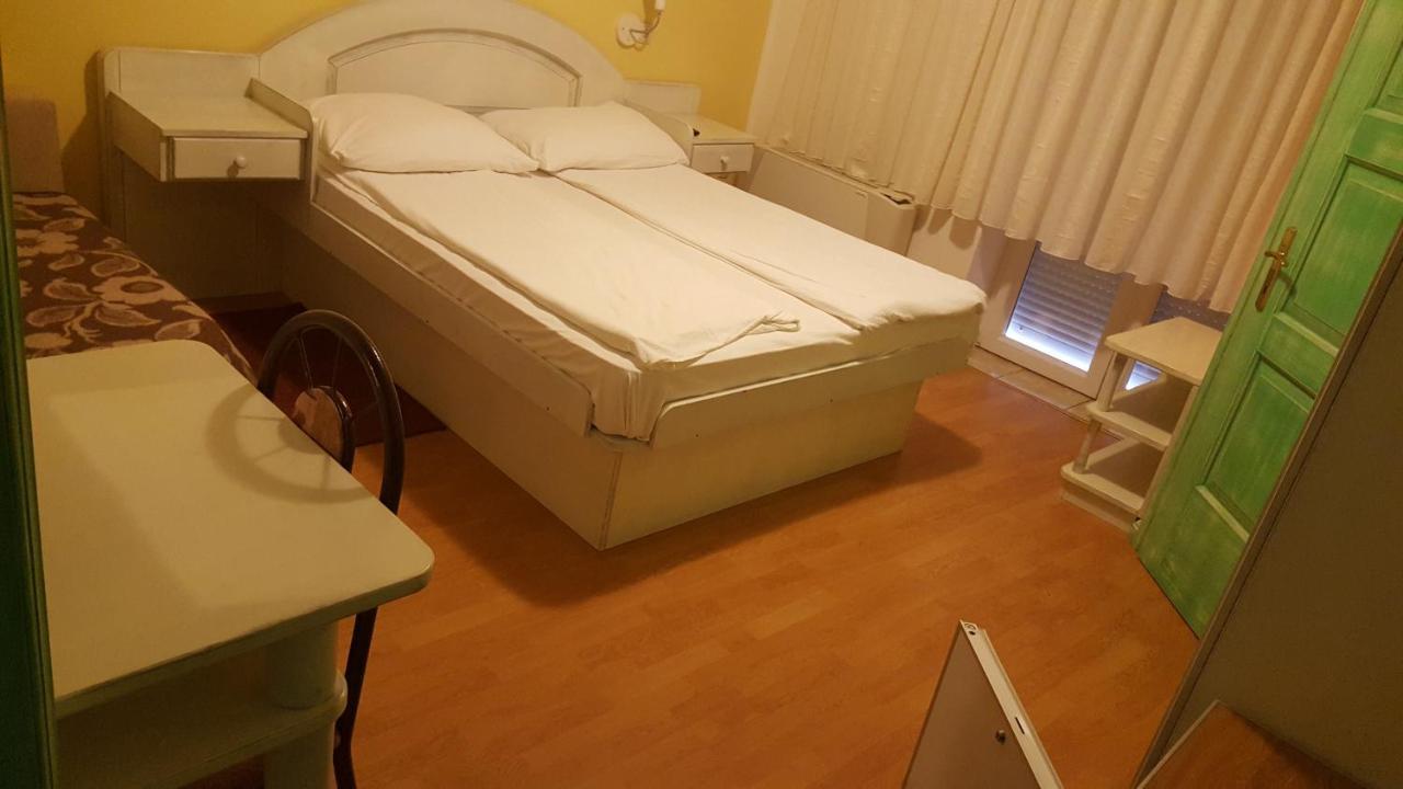 Pansion Dragica Apartment Rab Town Luaran gambar