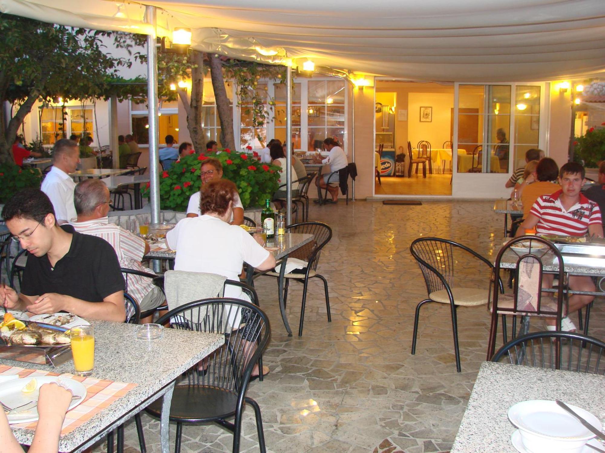 Pansion Dragica Apartment Rab Town Luaran gambar